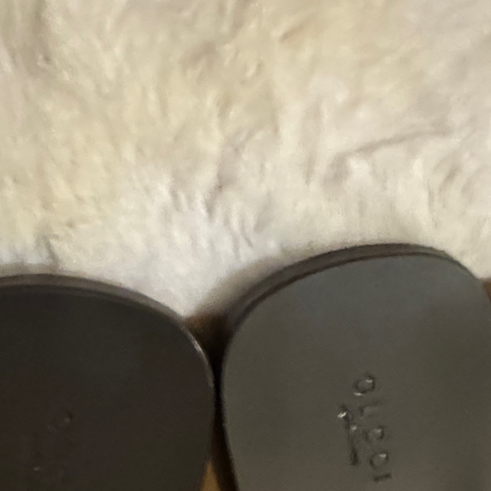 Gucci Black Flip Flops with Gold Logo - Picture 13 of 14
